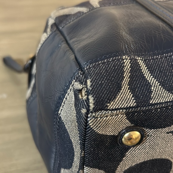 Coach Blue and Tan Shoulder Bag - Picture 9 of 12